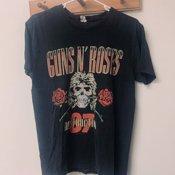Gildan Other - Concert tee🖤♥️💛